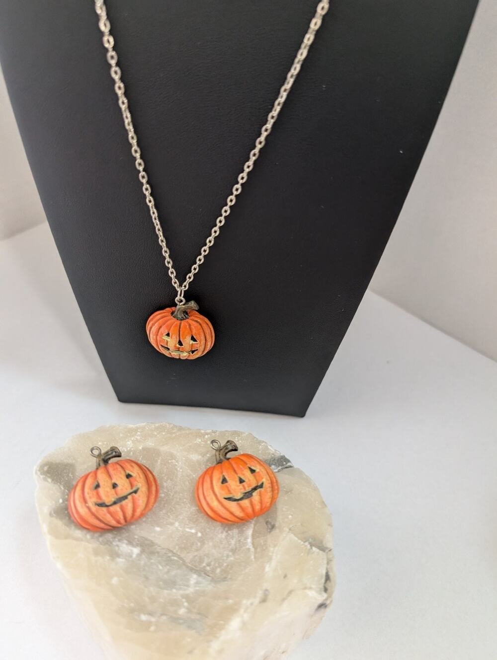 Halloween Pumpkin Jack-O'-Lantern Necklace & Dangle Make Earrings Jewelry Set